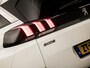 Peugeot 5008 1.2 PureTech Sport 7 Persoons (APPLE CARPLAY, GROOT NAVI, LANE ASSIST, GETINT GLAS, LEDEREN SPORTSTOELEN, PARKEERSENSOREN, CRUISE, NIEUWE APK, NIEUWSTAAT)