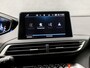 Peugeot 5008 1.2 PureTech Sport 7 Persoons (APPLE CARPLAY, GROOT NAVI, LANE ASSIST, GETINT GLAS, LEDEREN SPORTSTOELEN, PARKEERSENSOREN, CRUISE, NIEUWE APK, NIEUWSTAAT)