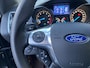 Ford Kuga 1.6 Titanium / NL-Auto / 1e-Eigenaar / Stoelverwarming / Afneembare-Trekhaak / Cruise-Control / Climate-Control / Verwarmde-Voorruit / Elektr.-Achterklep / Radio-Bluetooth / Navi / Camera-Achter / 18'' LMV / All-Season / ENZ.