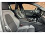 Volvo V60 T8 Twin Engine AWD R-Design | Trekhaak | Panoramadak | Harman Kardon | Elektrische Verstelbare Voorstoelen | Parkeercamera | BLIS Dodehoekdetectie | Adaptieve Cruise Control | Verwarmbare Voorstoelen
