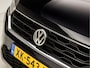 Volkswagen T-Roc 1.5 TSI Sport 150Pk Automaat (APPLE CARPLAY, GROOT NAVI, CLIMATE, GETINT GLAS, SPORTSTOELEN, ADAPTIVE CRUISE, PARKEERSENSOREN, NIEUWE APK, NIEUWSTAAT)