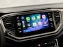 Volkswagen T-Roc 1.5 TSI Sport 150Pk Automaat (APPLE CARPLAY, GROOT NAVI, CLIMATE, GETINT GLAS, SPORTSTOELEN, ADAPTIVE CRUISE, PARKEERSENSOREN, NIEUWE APK, NIEUWSTAAT)