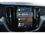 Volvo XC60 T6 350PK Automaat Plug-in Hybrid AWD Plus Dark / Navigatie / 360 Camera / Adaptieve Cruise Control / Stuur & Stoelverwarming / Elektr. Achterklep / Schuifdak / Trekhaak
