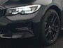 BMW 3-Serie Touring 330e Sportline Plug In Hybrid 293pk Dealer O.H PHEV | Camera | Apple Carplay | Lederen Sportstoelen Verwarmd | Harman Kardon | Black Optic | Navigatie | Sfeerverlichting | Virtual | DAB |