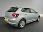 Volkswagen Polo 1.0 TSI DSG Comfortline Navigatie Climate Control Parkeer Sensoren DAB Extra Getint Glas Lichtmetalen velgen