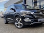 Hyundai Tucson 1.6 T-GDi Premium 4WD / Automaat / NL-Auto / 1e-Eigenaar / Vol-Leder / Stoel-/Stuurverwarming / Stoelverkoeling / Trekhaak / Keyless / LED / Cruise-Control / Climate-Control / Stoelverwarming-Achter / DAB Radio-Bluetooth / Navi / PDC V+A / Camera-Achter / 19'' LMV / All-Season / ENZ.