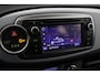 Toyota Yaris 1.5 Full Hybrid Dynamic | Origineel NL | Navigatie | Keyless | Parkeersensoren voor/achter | Cruise | Clima | Camera | 16 inch | Premium audio | Dakspoiler