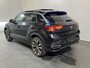 Volkswagen T-Roc 1.5 TSI R-Line / AUTOMAAT/ PANO/ 2x R-LINE/ PARK. SENSOREN + CAMERA/ LED/ DODE HOEK/ ADAPT. CRUISE/ NAV/ APP-CONNECT/ DIGITAL DASH./ DAB/ ELEK. ACHTERKLEP/ 19'' LMV