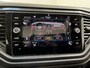Volkswagen T-Roc 1.5 TSI R-Line / AUTOMAAT/ PANO/ 2x R-LINE/ PARK. SENSOREN + CAMERA/ LED/ DODE HOEK/ ADAPT. CRUISE/ NAV/ APP-CONNECT/ DIGITAL DASH./ DAB/ ELEK. ACHTERKLEP/ 19'' LMV
