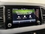 Skoda Karoq 1.0 TSI Ambition / ELEKTR. TREKHAAK/ KEYLESS/ SMARTLINK/ PARK. SENSOREN + CAMERA/ NAVI/ SPRAAKBEDIENING/ CLIMA/ STOEL-STUUR VERWARM.
