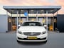Volvo V60 T3 2.0 Polar+ | 17" | Parkeerverwarming | Stoel/stuurverwarming | Half Leder | Xenon | Navigatie | Parkeersensor Achter | Cruise control | Regensensor
