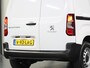 Peugeot e-Partner 136PK L1 50 kWh | NIEUW!! | AUTOMAAT | AppleCarPlay/AndroidAuto | Armsteun | Stoel/Stuurverwarming | Camera | Climate Control | Cruise Control | Parkeersensoren |