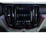 Volvo XC60 T8 Twin Engine AWD Inscription | Luchtvering | 22 inch LM | Trekhaak | Stoelventilatie | B&W Premium Audio |