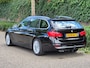 BMW 3-Serie Touring 320i Edition Luxury Line Purity Executive Pano Trekhaak HUD CarPlay NAP Navi Camera GARANTIE inbeg F31 LCI