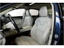 Volvo S90 2.0 T8 AWD 299kW/407pk Aut8 Inscription Exclusive BOWERS&WILKINS + OPEN DAK + ADAPT.CRUISE + 360 CAMERA + EL.TREKHAAK + STOELMASSAGE&-VENTILATIE + STOEL-&STUURVERWARMING + PARKSENSOREN + 20” LM-VELGEN!!