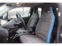 BMW i3 Basis 120Ah 42 kWh / SoH 91.4% Navigatie / 19'' / Parkeerhulp achter / Navigatie / Harman Kardon / Stoelverwarming / Cruise Control / Warmtepomp / Getint glas