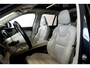 Volvo XC90 2.0 T8 Recharge AWD 287kW/390pk Aut8 Inscription Exclusive 7p LUCHTVERING + PANORAMADAK + PILOT ASSIST + STOELMASSAGE + HARMAN & KARDON + BLIS + STOELVERWARMING&-VENTILATIE + 360 CAMERA + KEYLESS + HEAD-UP + PARKSENSOREN + 21" LM-VELGEN!!