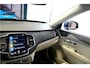 Volvo XC90 2.0 T8 Recharge AWD 287kW/390pk Aut8 Inscription Exclusive 7p LUCHTVERING + PANORAMADAK + PILOT ASSIST + STOELMASSAGE + HARMAN & KARDON + BLIS + STOELVERWARMING&-VENTILATIE + 360 CAMERA + KEYLESS + HEAD-UP + PARKSENSOREN + 21" LM-VELGEN!!
