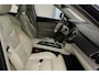 Volvo XC90 2.0 T8 Recharge AWD 287kW/390pk Aut8 Inscription Exclusive 7p LUCHTVERING + PANORAMADAK + PILOT ASSIST + STOELMASSAGE + HARMAN & KARDON + BLIS + STOELVERWARMING&-VENTILATIE + 360 CAMERA + KEYLESS + HEAD-UP + PARKSENSOREN + 21" LM-VELGEN!!