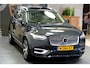 Volvo XC90 2.0 T8 Recharge AWD 287kW/390pk Aut8 Inscription Exclusive 7p LUCHTVERING + PANORAMADAK + PILOT ASSIST + STOELMASSAGE + HARMAN & KARDON + BLIS + STOELVERWARMING&-VENTILATIE + 360 CAMERA + KEYLESS + HEAD-UP + PARKSENSOREN + 21" LM-VELGEN!!
