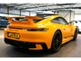 Porsche 911 3.0 Carrera 4 GTS 353kW/480pk Aut8 PCCB + PTS SIGNAL YELLOW + AERO PAKKET + INNODRIVE + PANO + CHRONO + LIFT + BURMESTER + 18-WEG STOELEN + PDLS+ + ACHTERASBESTURING + STOELVENTILATIE + STOEL-&STUURVERWARMING + 360 CAMERA + PARKSENSOREN + 20/21" LM-VELGEN