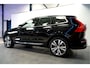 Volvo XC60 B4 155kW/211pk Aut8 MHEV Ultimate Bright PANORAMADAK + HARMAN/KARDON + STUURVERWARMING + BLIS + ADAPT.CRUISE + PILOT ASSIST + STOELVERWARMING&-VENTILATIE + LANE ASSIST + CAMERA + KEYLESS + HEAD-UP + PARKSENSOREN V&A + 20" LM-VELGEN!!