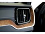 Volvo XC60 B4 155kW/211pk Aut8 MHEV Ultimate Bright PANORAMADAK + HARMAN/KARDON + STUURVERWARMING + BLIS + ADAPT.CRUISE + PILOT ASSIST + STOELVERWARMING&-VENTILATIE + LANE ASSIST + CAMERA + KEYLESS + HEAD-UP + PARKSENSOREN V&A + 20" LM-VELGEN!!