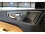 Volvo XC60 B4 155kW/211pk Aut8 MHEV Ultimate Bright PANORAMADAK + HARMAN/KARDON + STUURVERWARMING + BLIS + ADAPT.CRUISE + PILOT ASSIST + STOELVERWARMING&-VENTILATIE + LANE ASSIST + CAMERA + KEYLESS + HEAD-UP + PARKSENSOREN V&A + 20" LM-VELGEN!!