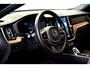 Volvo XC60 B4 155kW/211pk Aut8 MHEV Ultimate Bright PANORAMADAK + HARMAN/KARDON + STUURVERWARMING + BLIS + ADAPT.CRUISE + PILOT ASSIST + STOELVERWARMING&-VENTILATIE + LANE ASSIST + CAMERA + KEYLESS + HEAD-UP + PARKSENSOREN V&A + 20" LM-VELGEN!!