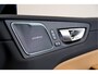 Volvo XC60 B4 155kW/211pk Aut8 MHEV Ultimate Bright PANORAMADAK + HARMAN/KARDON + STUURVERWARMING + BLIS + ADAPT.CRUISE + PILOT ASSIST + STOELVERWARMING&-VENTILATIE + LANE ASSIST + CAMERA + KEYLESS + HEAD-UP + PARKSENSOREN V&A + 20" LM-VELGEN!!