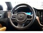 Volvo XC60 B4 155kW/211pk Aut8 MHEV Ultimate Bright PANORAMADAK + HARMAN/KARDON + STUURVERWARMING + BLIS + ADAPT.CRUISE + PILOT ASSIST + STOELVERWARMING&-VENTILATIE + LANE ASSIST + CAMERA + KEYLESS + HEAD-UP + PARKSENSOREN V&A + 20" LM-VELGEN!!