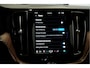 Volvo XC60 B4 155kW/211pk Aut8 MHEV Ultimate Bright PANORAMADAK + HARMAN/KARDON + STUURVERWARMING + BLIS + ADAPT.CRUISE + PILOT ASSIST + STOELVERWARMING&-VENTILATIE + LANE ASSIST + CAMERA + KEYLESS + HEAD-UP + PARKSENSOREN V&A + 20" LM-VELGEN!!