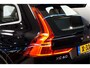 Volvo XC60 B4 155kW/211pk Aut8 MHEV Ultimate Bright PANORAMADAK + HARMAN/KARDON + STUURVERWARMING + BLIS + ADAPT.CRUISE + PILOT ASSIST + STOELVERWARMING&-VENTILATIE + LANE ASSIST + CAMERA + KEYLESS + HEAD-UP + PARKSENSOREN V&A + 20" LM-VELGEN!!