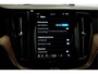 Volvo XC60 B4 155kW/211pk Aut8 MHEV Ultimate Bright PANORAMADAK + HARMAN/KARDON + STUURVERWARMING + BLIS + ADAPT.CRUISE + PILOT ASSIST + STOELVERWARMING&-VENTILATIE + LANE ASSIST + CAMERA + KEYLESS + HEAD-UP + PARKSENSOREN V&A + 20" LM-VELGEN!!
