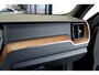 Volvo XC60 B4 155kW/211pk Aut8 MHEV Ultimate Bright PANORAMADAK + HARMAN/KARDON + STUURVERWARMING + BLIS + ADAPT.CRUISE + PILOT ASSIST + STOELVERWARMING&-VENTILATIE + LANE ASSIST + CAMERA + KEYLESS + HEAD-UP + PARKSENSOREN V&A + 20" LM-VELGEN!!
