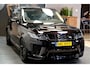 Land Rover Range Rover Sport 5.0 V8 SC SVR 423kW/575pk Aut8 Carbon Edition PANORAMADAK + CARBON IN-&EXTERIEUR + PERFORMANCE STOELEN + MERIDIAN AUDIO + ADAPT.CRUISE + EL.TREKHAAK + CAMERA + STOELVERWARMING&-KOELING + KEYLESS + PARKSENSOREN + 22" LM-VELGEN!!