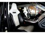 Land Rover Range Rover Sport 5.0 V8 SC SVR 423kW/575pk Aut8 Carbon Edition PANORAMADAK + CARBON IN-&EXTERIEUR + PERFORMANCE STOELEN + MERIDIAN AUDIO + ADAPT.CRUISE + EL.TREKHAAK + CAMERA + STOELVERWARMING&-KOELING + KEYLESS + PARKSENSOREN + 22" LM-VELGEN!!