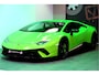 Lamborghini Huracan Lamborghini Huracán 5.2 V10 LP640-4 Performante 471kW/640pk DCT7 CARBON BUCKET SEATS + NAVIGATIE + LIFT + KERAMISCHE REMMEN + CENTRE LOCKS + FORGED CARBON INTERIEUR + ACHTERSPOILER + ALA + ALCANTARA + LED VERLICHTING + CAMERA + 20" LM-VELGEN!!