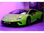 Lamborghini Huracan Lamborghini Huracán 5.2 V10 LP640-4 Performante 471kW/640pk DCT7 CARBON BUCKET SEATS + NAVIGATIE + LIFT + KERAMISCHE REMMEN + CENTRE LOCKS + FORGED CARBON INTERIEUR + ACHTERSPOILER + ALA + ALCANTARA + LED VERLICHTING + CAMERA + 20" LM-VELGEN!!
