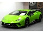 Lamborghini Huracan Lamborghini Huracán 5.2 V10 LP640-4 Performante 471kW/640pk DCT7 CARBON BUCKET SEATS + NAVIGATIE + LIFT + KERAMISCHE REMMEN + CENTRE LOCKS + FORGED CARBON INTERIEUR + ACHTERSPOILER + ALA + ALCANTARA + LED VERLICHTING + CAMERA + 20" LM-VELGEN!!