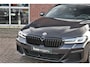 BMW 5-Serie 530e xDrive M-Sport Pano ACC H/K HUD Comf-zetels DAB