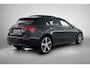 Mercedes-Benz A-klasse A 180 Automaat Luxury Line | Nightpakket | Panoramadak | LED | Sfeerverlichting | Stoelverwarming | Parktronic met camera | Keyless-Go | Trekhaak