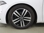 Mercedes-Benz A-klasse 180 Luxury Line | Getint glas | Premium pack | Stoelverwarming | Apple Carplay |