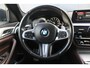 BMW 5-Serie Touring 530i High Executive M-sport | Incl. 12 maanden garantie | Panoramadak | Dodehoek detectie | Geheugenstoelen |  Parkeercamera | Standkachel | Head-up display | Elektrisch uitklapbare trekhaak | Stoelverwarming | Draadloze telefoonlader | Luxe lederen bekleding |