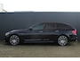 BMW 5-Serie Touring 530i High Executive M-sport | Incl. 12 maanden garantie | Panoramadak | Dodehoek detectie | Geheugenstoelen |  Parkeercamera | Standkachel | Head-up display | Elektrisch uitklapbare trekhaak | Stoelverwarming | Draadloze telefoonlader | Luxe lederen bekleding |