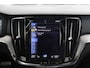 Volvo V60 2.0 B5 R-Design | Panoramadak | Harman/Kardon | Ele.verstelbare stoelen + geheugen | Navigatie | Trekhaak | HUD | Camera | Stoel/Stuurverwarming | Apple CarPlay/Android Auto | Adaptieve Cruise Control | Ele. kofferdeksel |