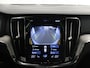 Volvo V60 2.0 B5 R-Design | Panoramadak | Harman/Kardon | Ele.verstelbare stoelen + geheugen | Navigatie | Trekhaak | HUD | Camera | Stoel/Stuurverwarming | Apple CarPlay/Android Auto | Adaptieve Cruise Control | Ele. kofferdeksel |
