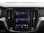 Volvo V60 2.0 B5 R-Design | Panoramadak | Harman/Kardon | Ele.verstelbare stoelen + geheugen | Navigatie | Trekhaak | HUD | Camera | Stoel/Stuurverwarming | Apple CarPlay/Android Auto | Adaptieve Cruise Control | Ele. kofferdeksel |