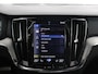 Volvo V60 2.0 B5 R-Design | Panoramadak | Harman/Kardon | Ele.verstelbare stoelen + geheugen | Navigatie | Trekhaak | HUD | Camera | Stoel/Stuurverwarming | Apple CarPlay/Android Auto | Adaptieve Cruise Control | Ele. kofferdeksel |