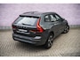 Volvo XC60 2.0 T6 Plug-in hybrid AWD Essential | Adaptieve Cruise Control | BLIS Dodehoek Detectie | Stoel + Stuurverwarming | 18 Inch Velgen | Parkeercamera | Parkeersensoren voor + achter |